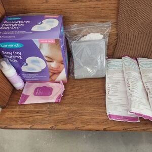 Lansinoh Stay Dry Nursing Pads with Accessories - Purple and White